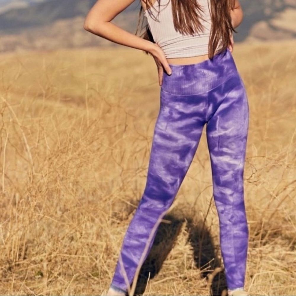 NWOT Free People Movement HR Good Karma 7/8 Leggings Purple Tie Dye XS M…